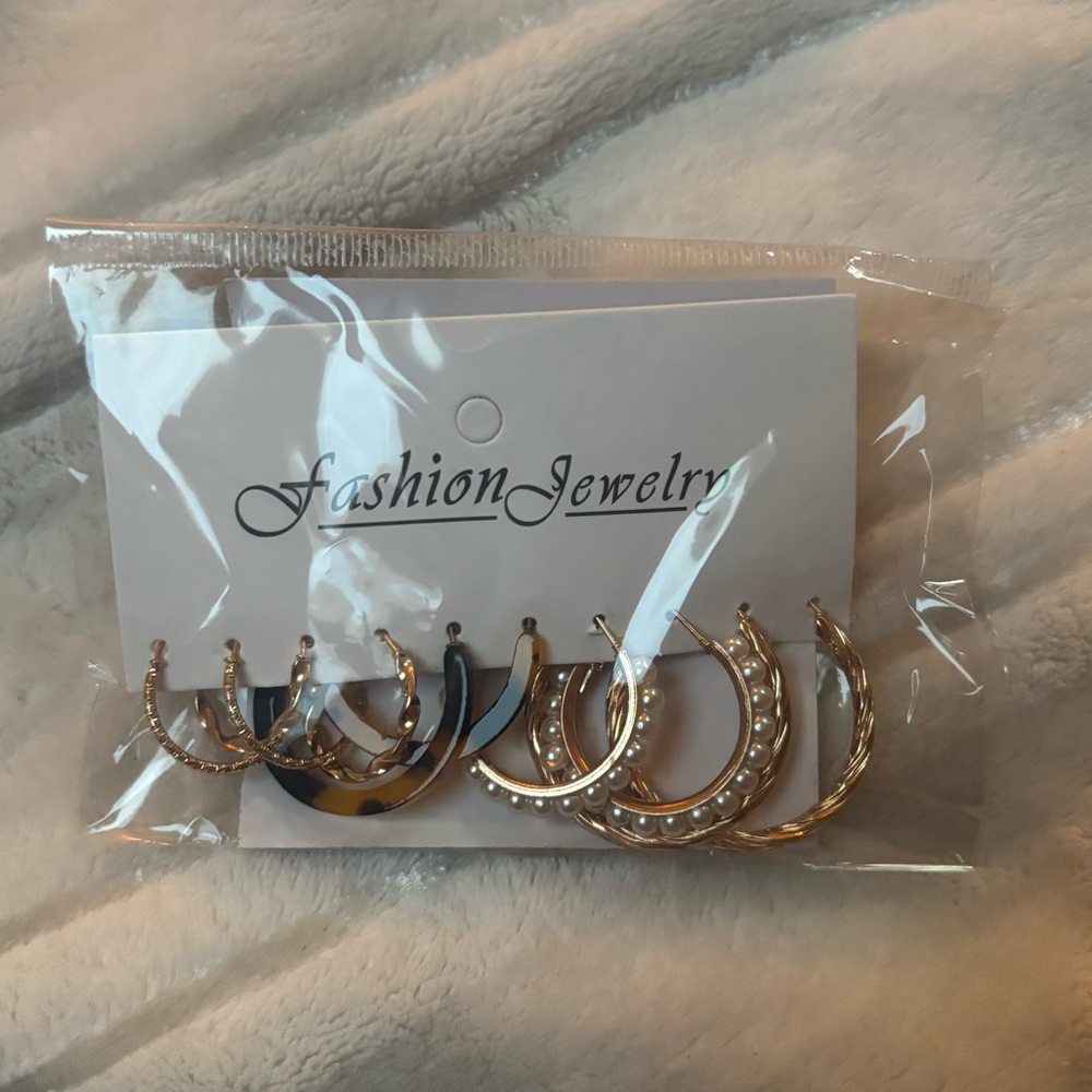 Fashion Jewelry Gold and Black Textured Hoop Earrings